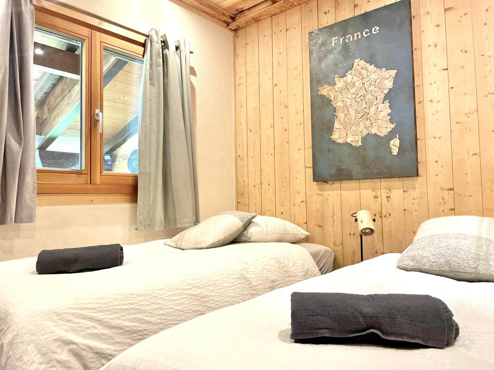 4c * Les Houches